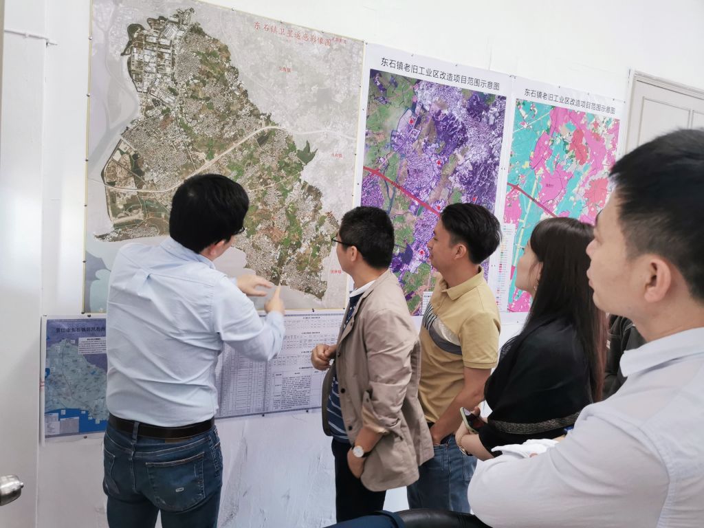 李建基介绍东石镇乡村建设情况.jpg