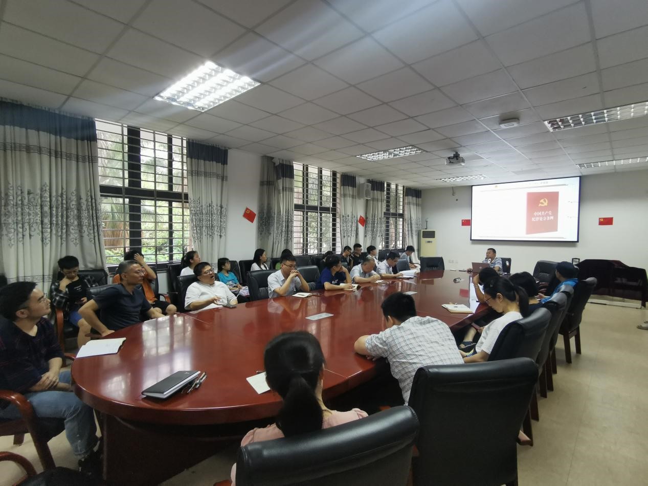 工学院党委书记为师生党员做党史学习分享活动现场.jpg 工学院党委书记为师生党员做党史学习分享活动现场.jpg