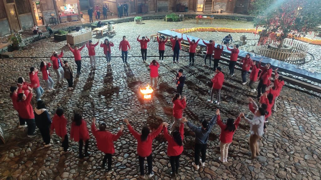 土楼元宵篝火晚会.jpg 土楼元宵篝火晚会.jpg