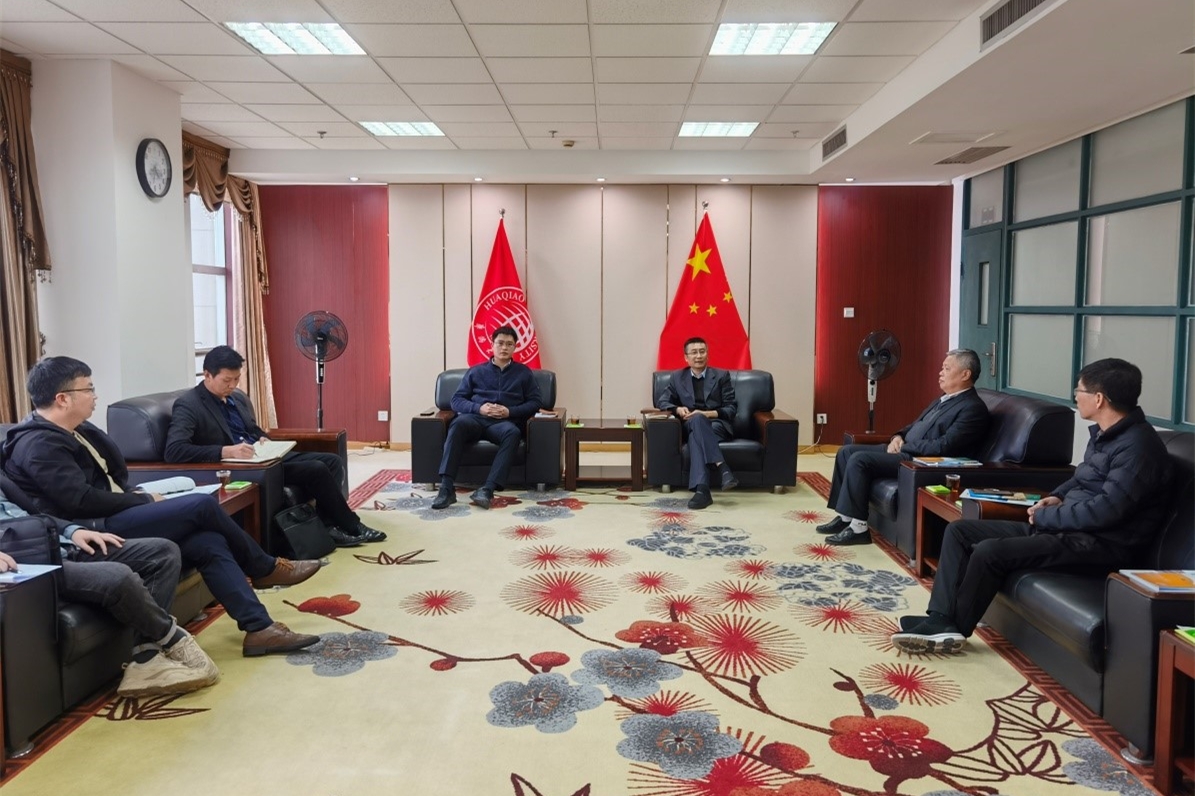 吴剑平会见东山县委副书记刘晖.jpg