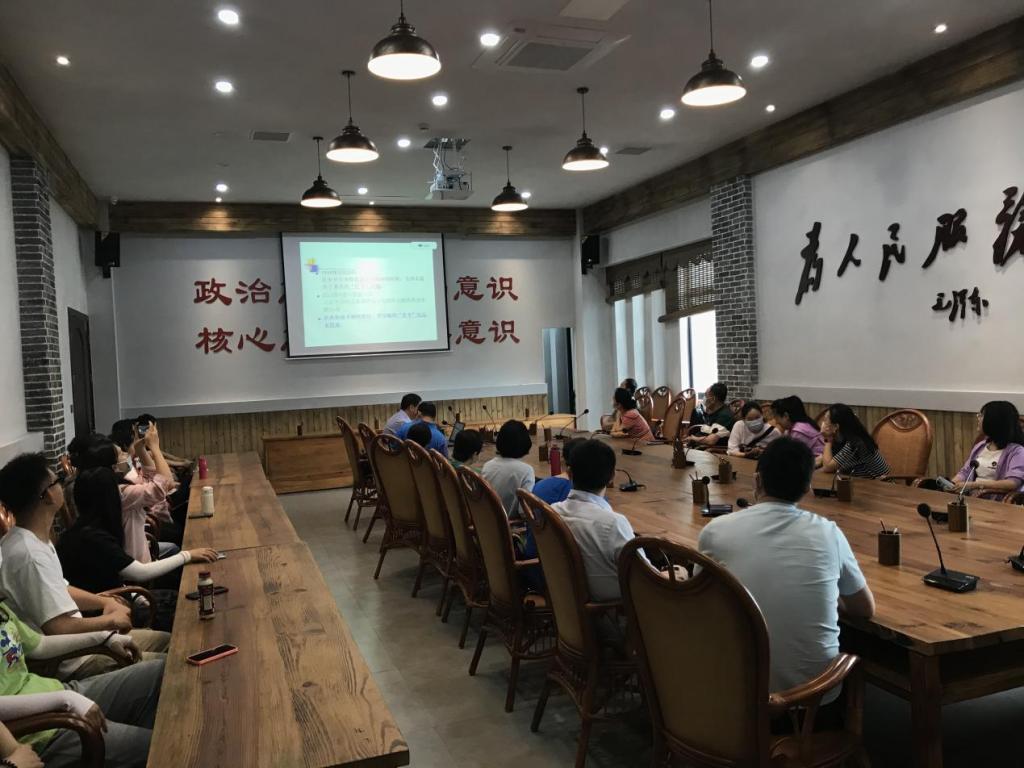 师生党员听党课.png 师生党员听党课.png