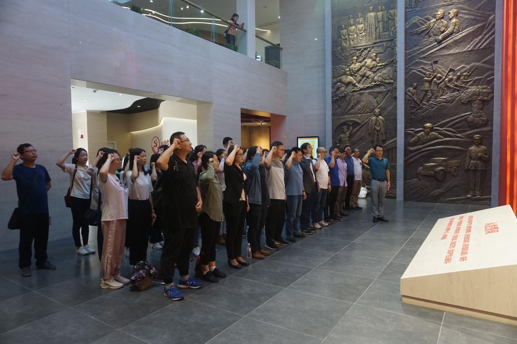 重温入党誓词.jpg 重温入党誓词.jpg