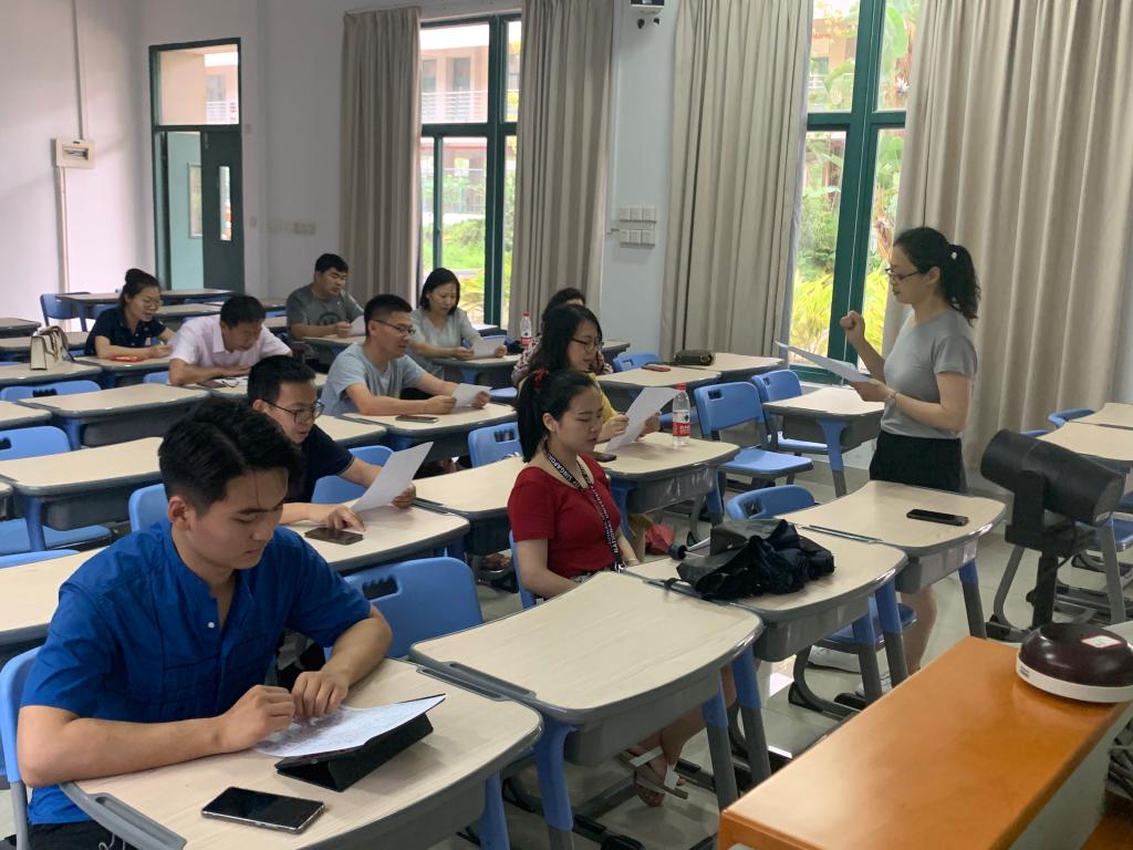 研究生支部交教唱红歌《北方吹来十月的风》.jpg 研究生支部交教唱红歌《北方吹来十月的风》.jpg