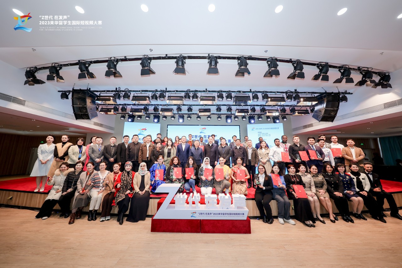 cf785c526622299c42dabf6b8ff2e559.jpg cf785c526622299c42dabf6b8ff2e559.jpg