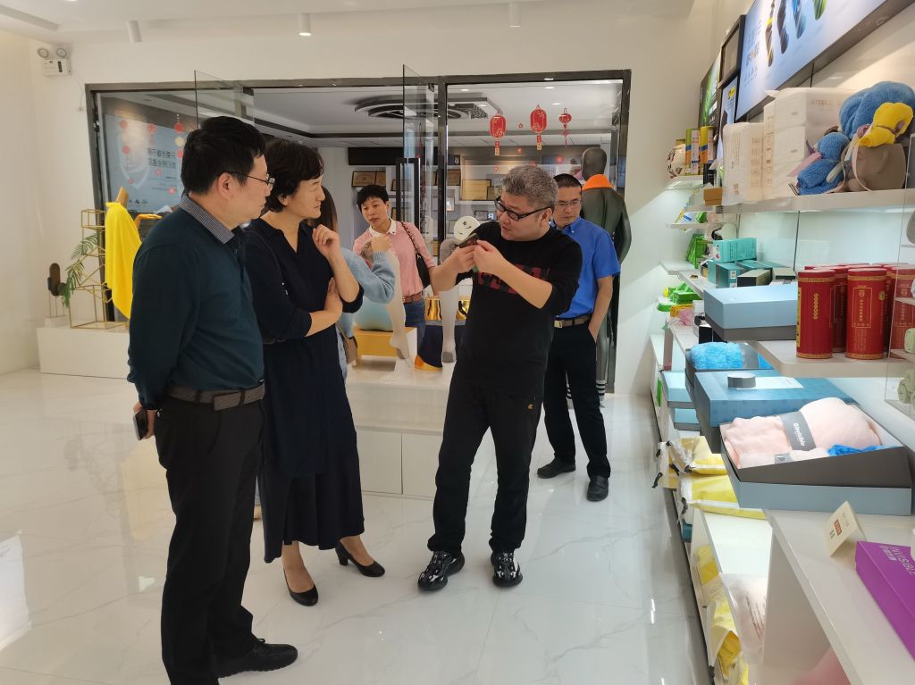 走访调研泉州市隐形盾鞋服科技有限公司.jpg 走访调研泉州市隐形盾鞋服科技有限公司.jpg