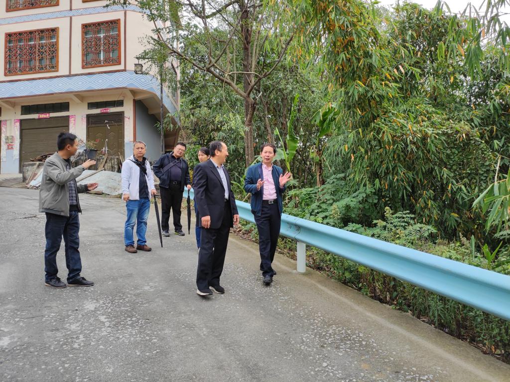 走访考察.jpg