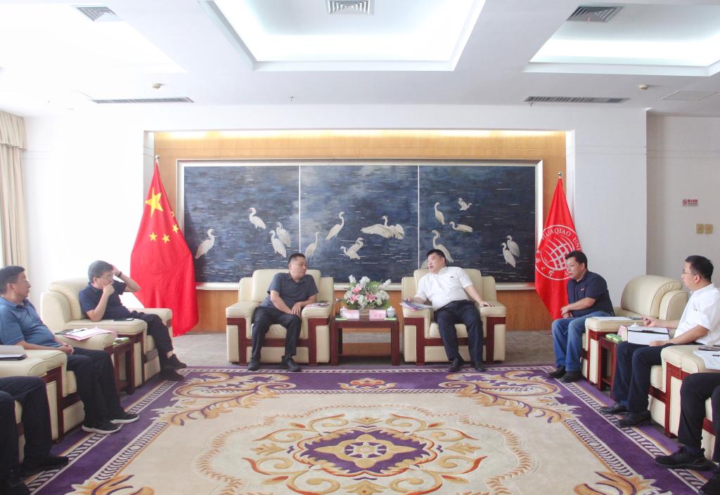 洽谈现场.JPG