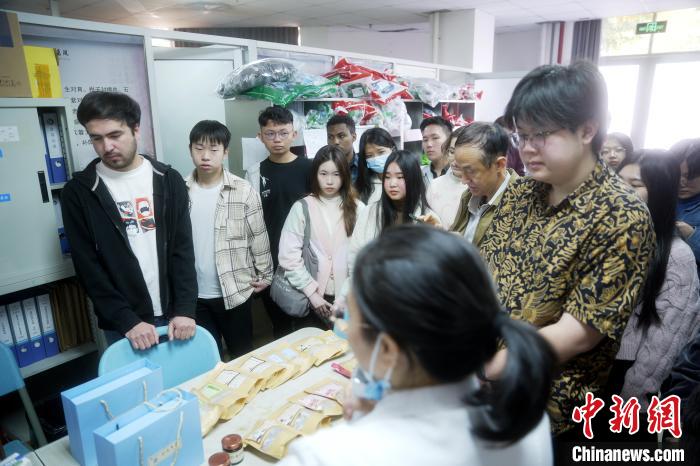 107fd851-190c-4010-9d9d-1ced0f54938f_zsite.JPG 107fd851-190c-4010-9d9d-1ced0f54938f_zsite.JPG