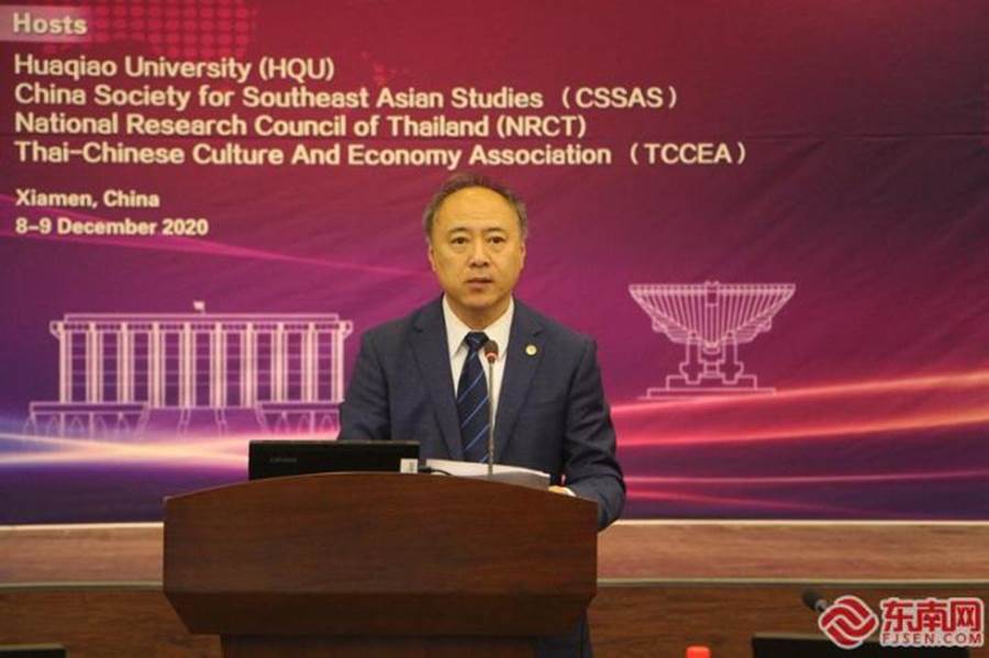 华侨大学副校长曾路致辞(东南网记者 李霖 摄) 华侨大学副校长曾路致辞(东南网记者 李霖 摄)